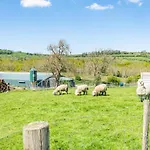 2 Bed In Isel Oc-o32077 بيت للعطل *